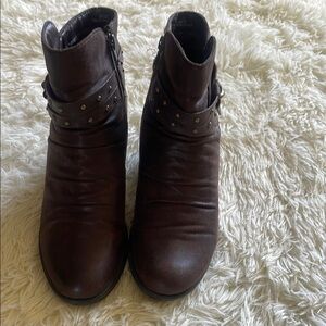 Yuu Brown Ankle Boots with Ruching and Side Zipper